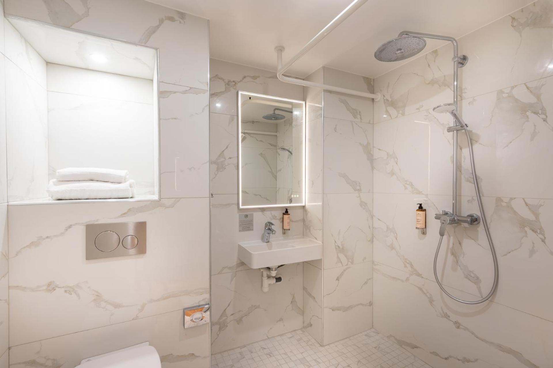 Les Suites Hcr Paris Exterior foto