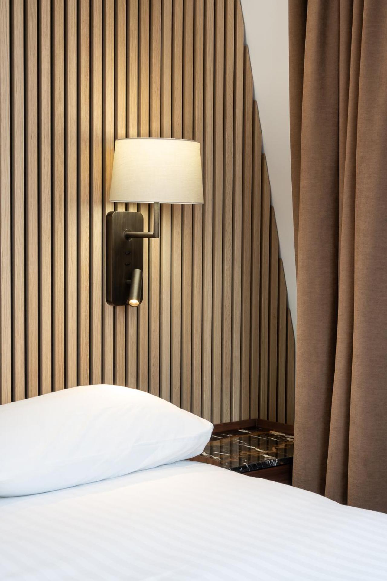 Les Suites Hcr Paris Exterior foto