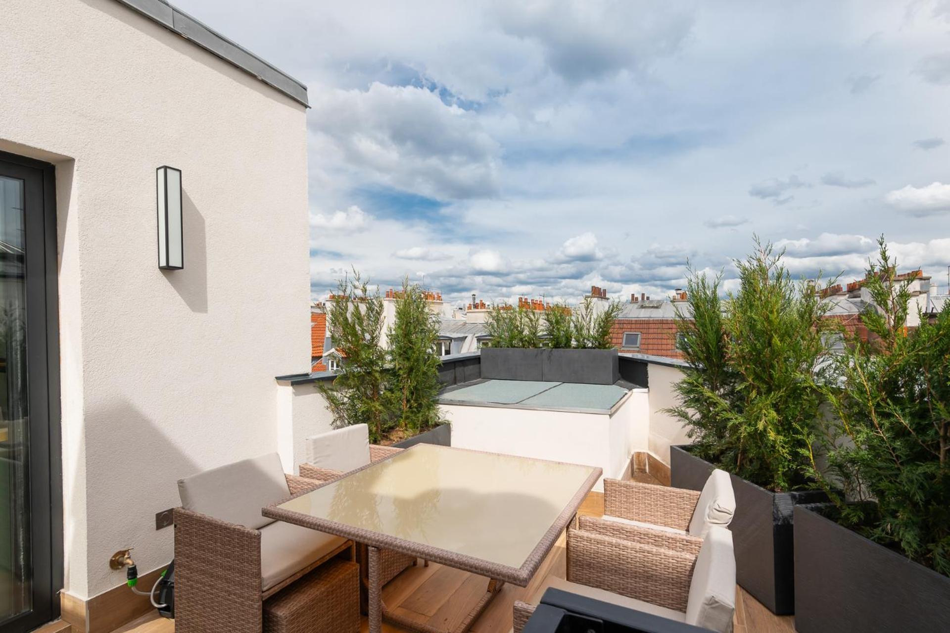 Les Suites Hcr Paris Exterior foto