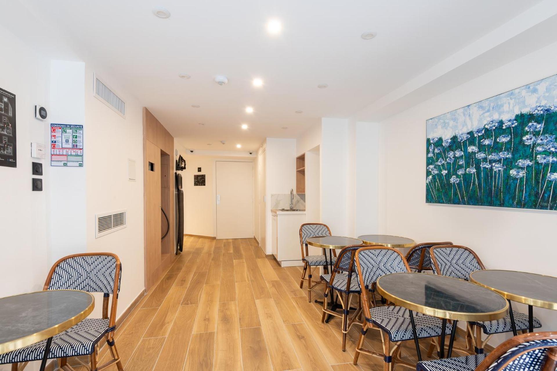 Les Suites Hcr Paris Exterior foto